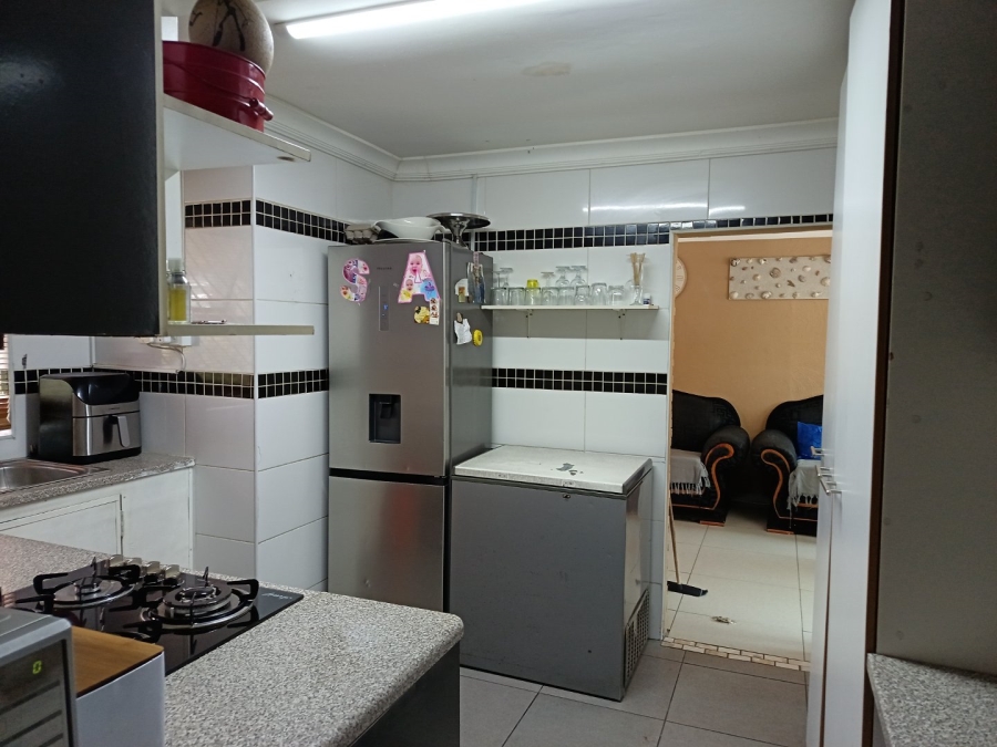 4 Bedroom Property for Sale in Portlands Western Cape